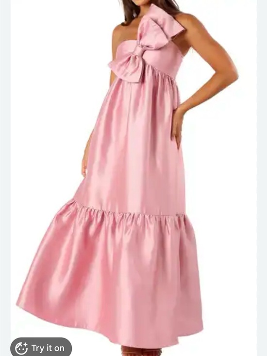 Petal & Pup Dresses & Skirts - NEW Petal & Pup Betina Pink One-Shoulder Bow Tiered Dress, Small
